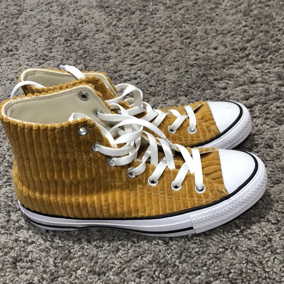 chuck taylor all star wide wale cord low top
